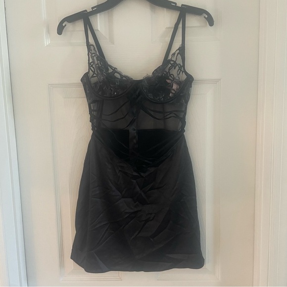 New! Victorias Secret Shimmer Heart Embroidery Strappy Satin Slip 20006 - Picture 5 of 10